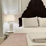 Quarto Com Banheiro No Coracao De Lisboa